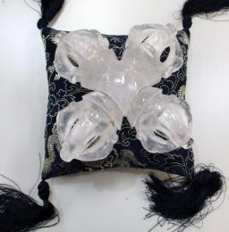 水晶彫刻『カツマ』